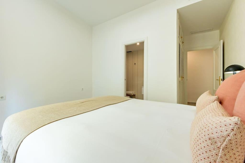 Conde Ibarra Deluxe By Valcambre Apartment Севиля Екстериор снимка